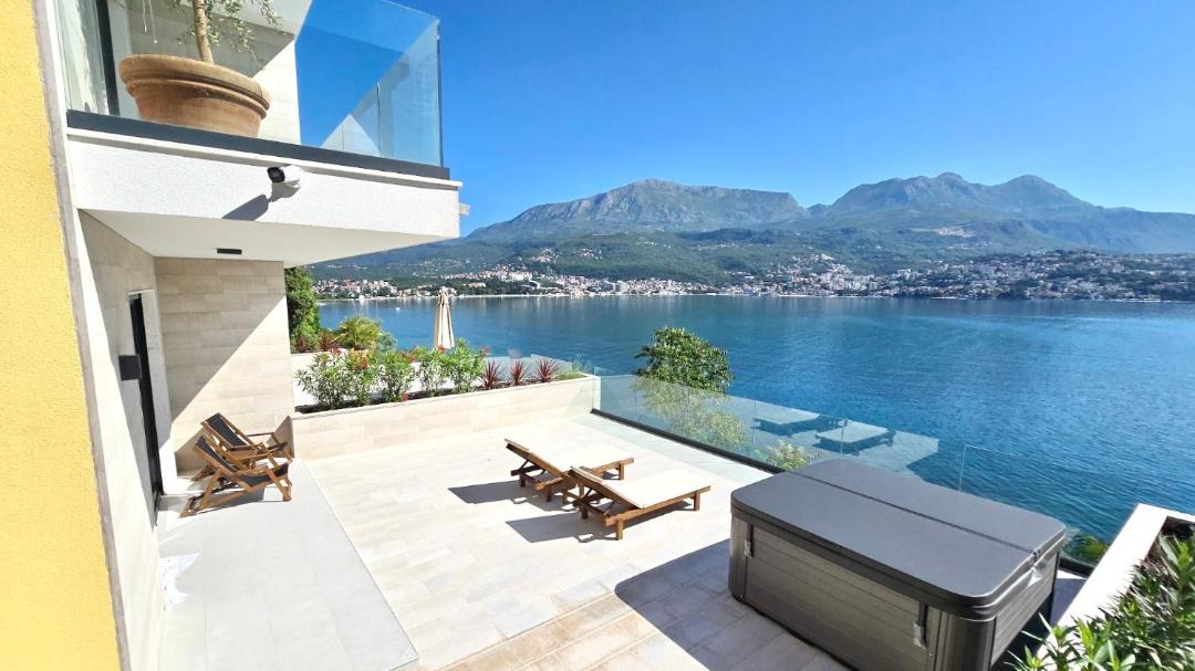Photo of Patio Balcony in Igalo