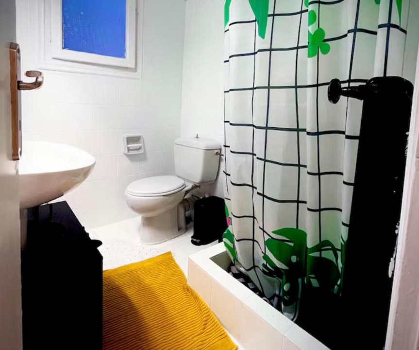 Photo of Bathroom in Exarhia