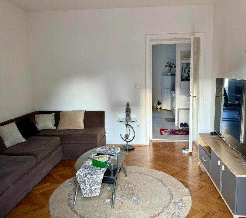 Photo of Livingroom in Downtown