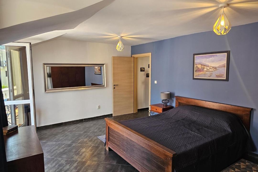 Photo of Bedroom in Maini
