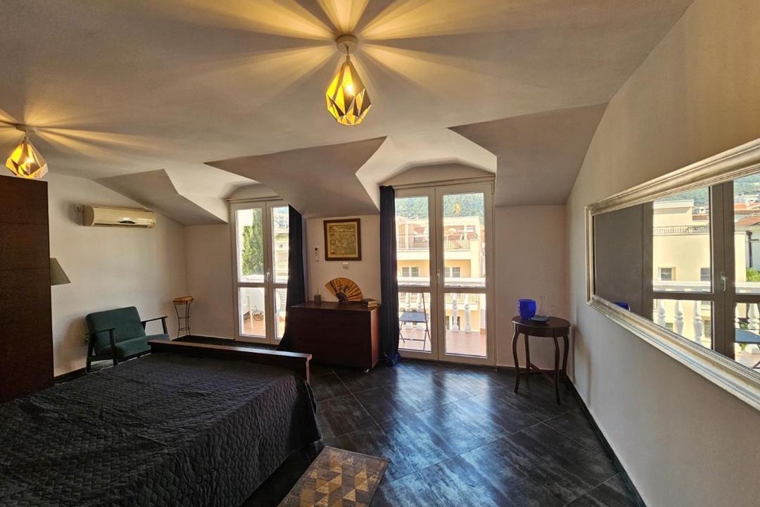 Photo of Bedroom in Maini