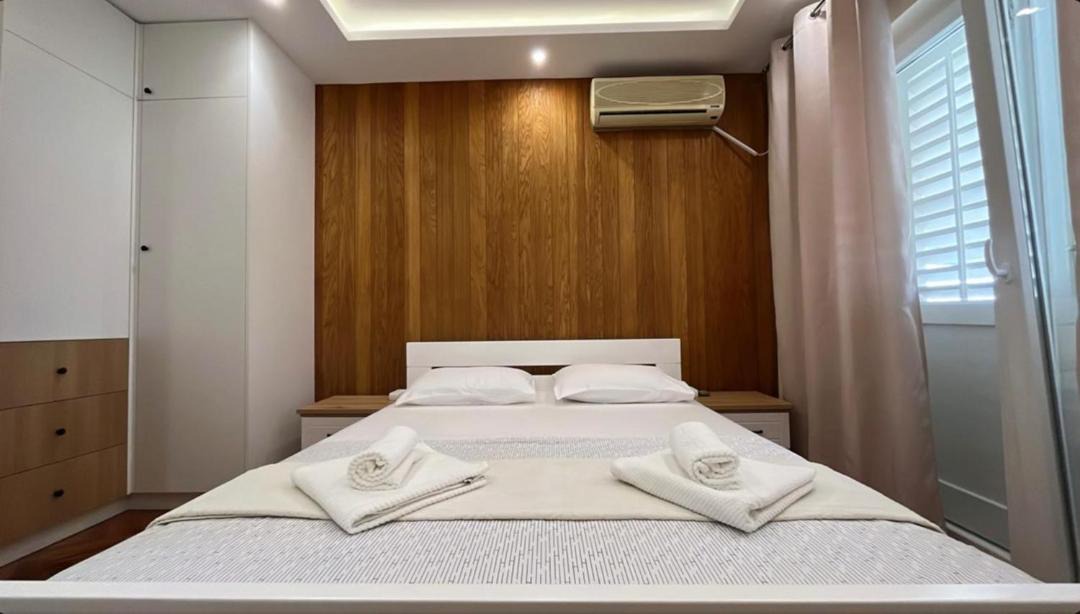 Photo of Bedroom in Igalo