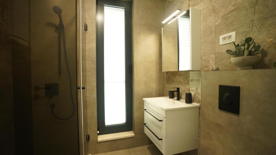 Photo of Bathroom in Igalo