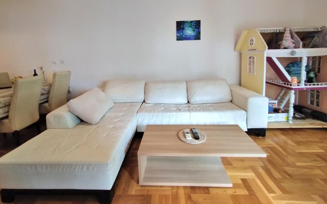Photo of Livingroom in Podmaine