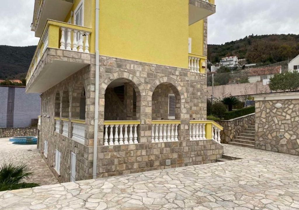 Photo of Patio Balcony in Bijela