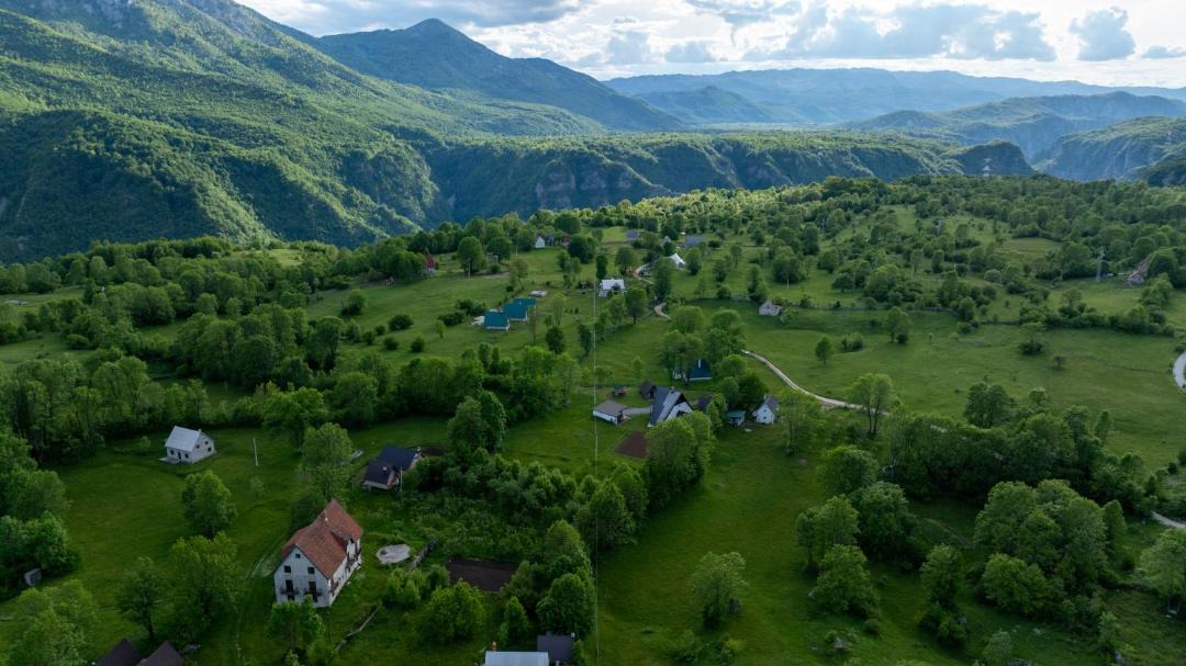 Photo of Buildings in Savnik