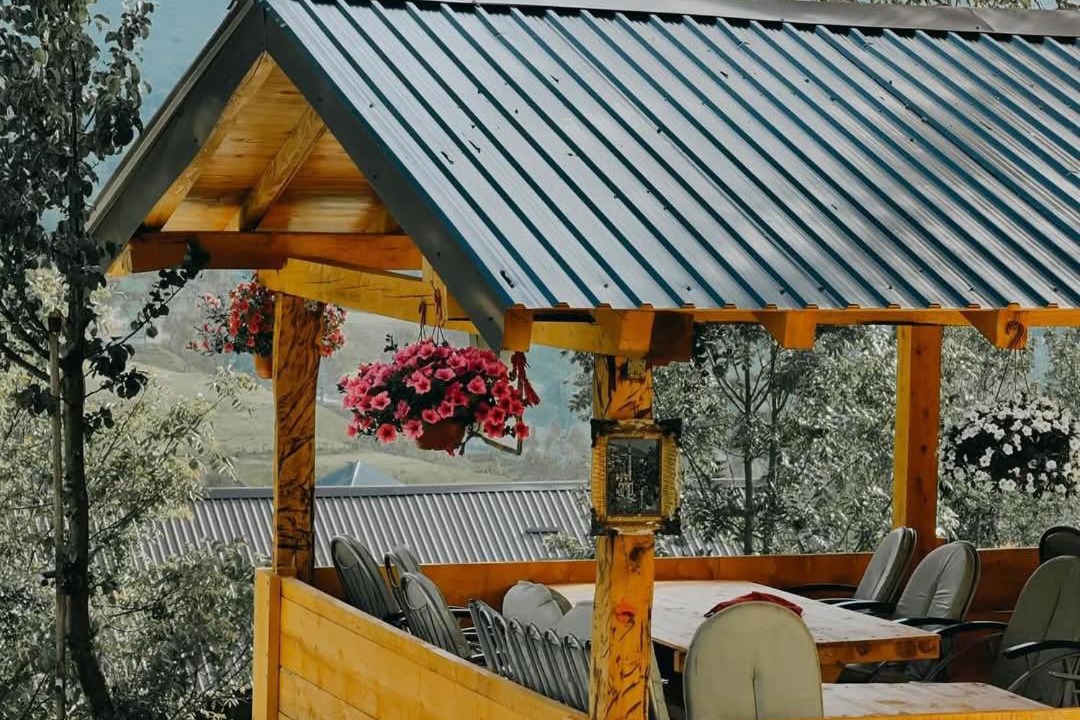 Photo of Others in Vusanje