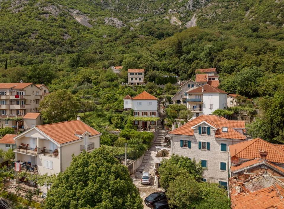 Photo of Buildings in Strp