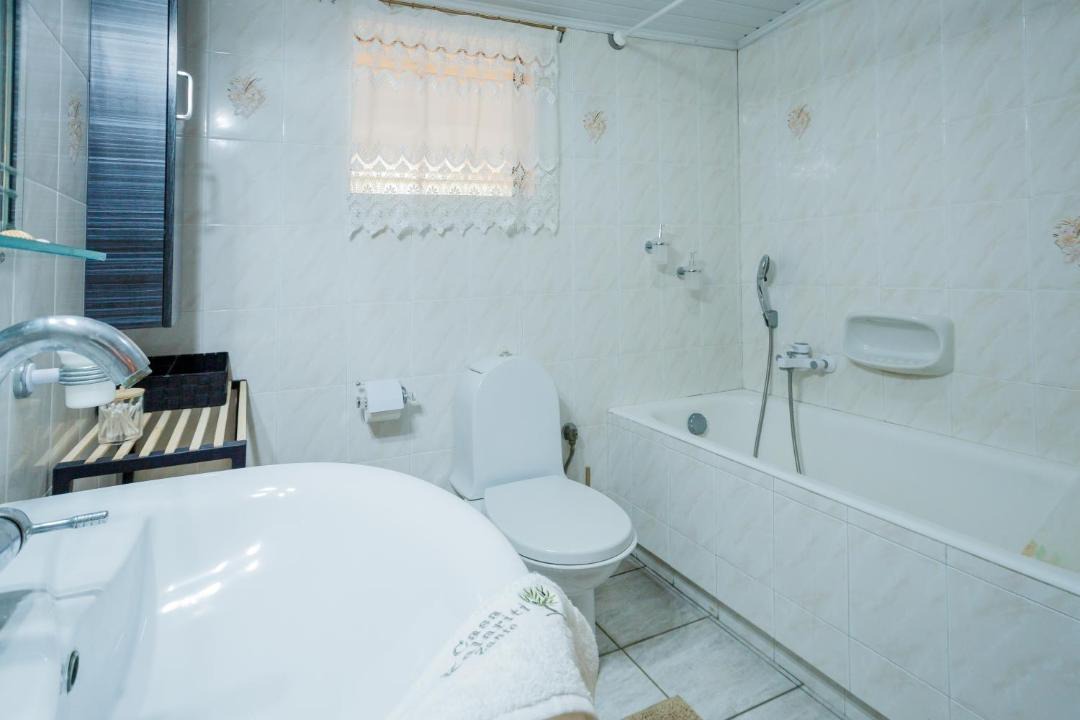 Photo of Bathroom in Alonia