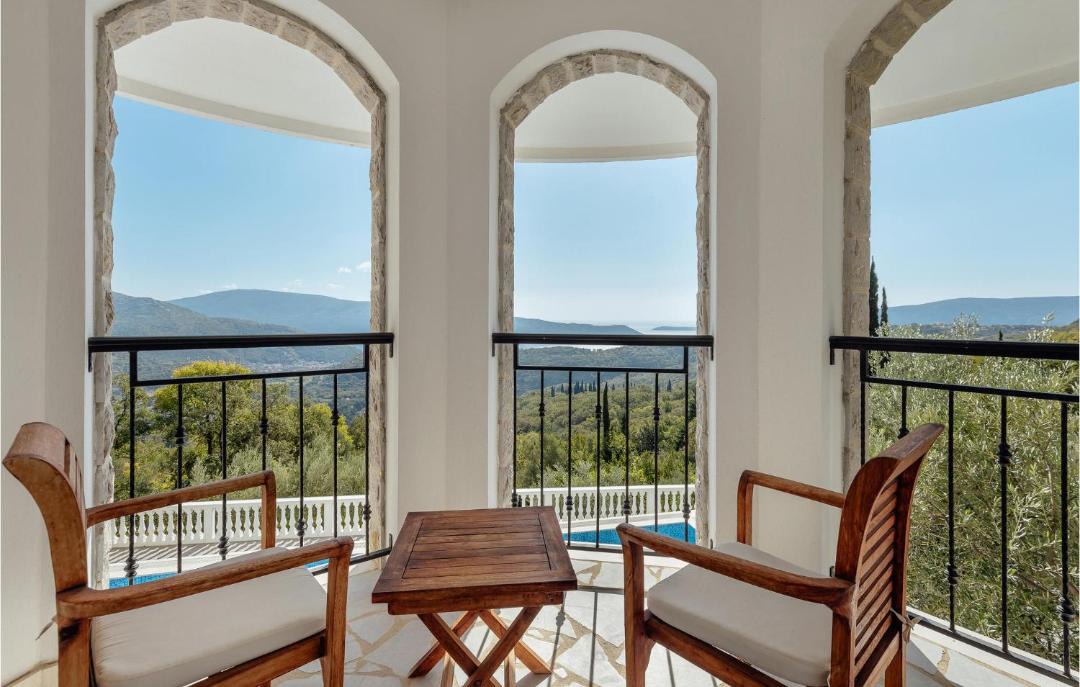 Photo of Patio Balcony in Sasovici