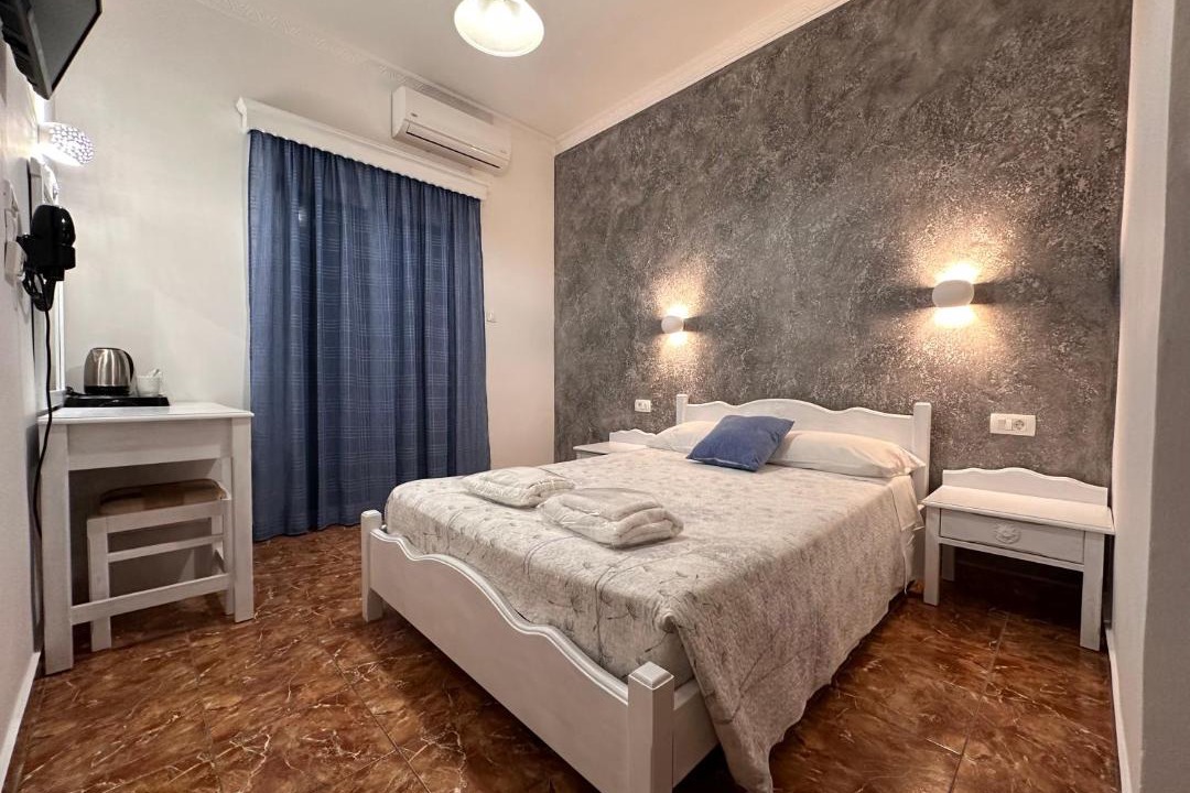 Photo of Bedroom in Fira