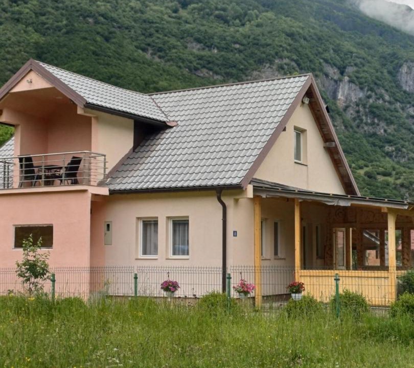 Photo of Others in Vusanje