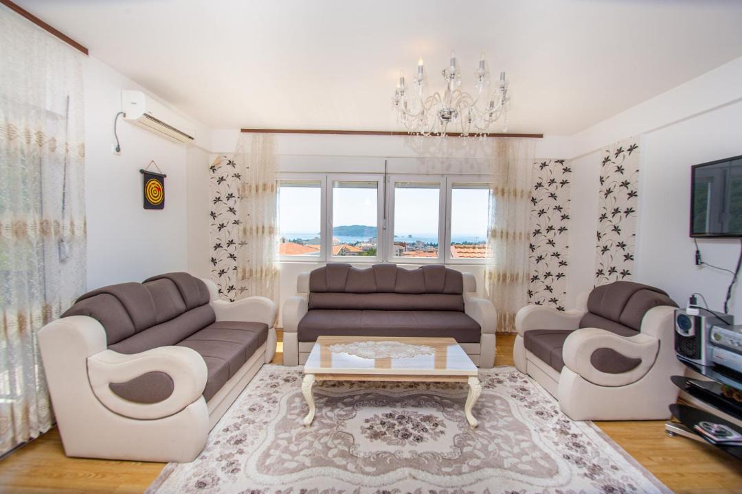 Photo of Livingroom in Podmaine