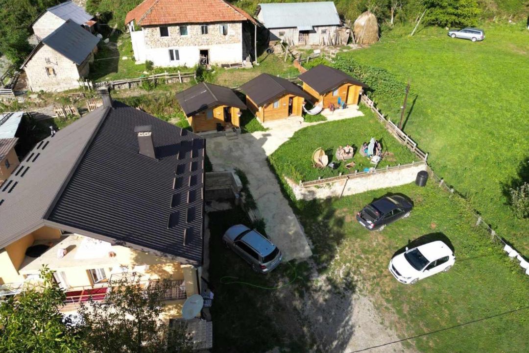 Photo of Others in Vusanje