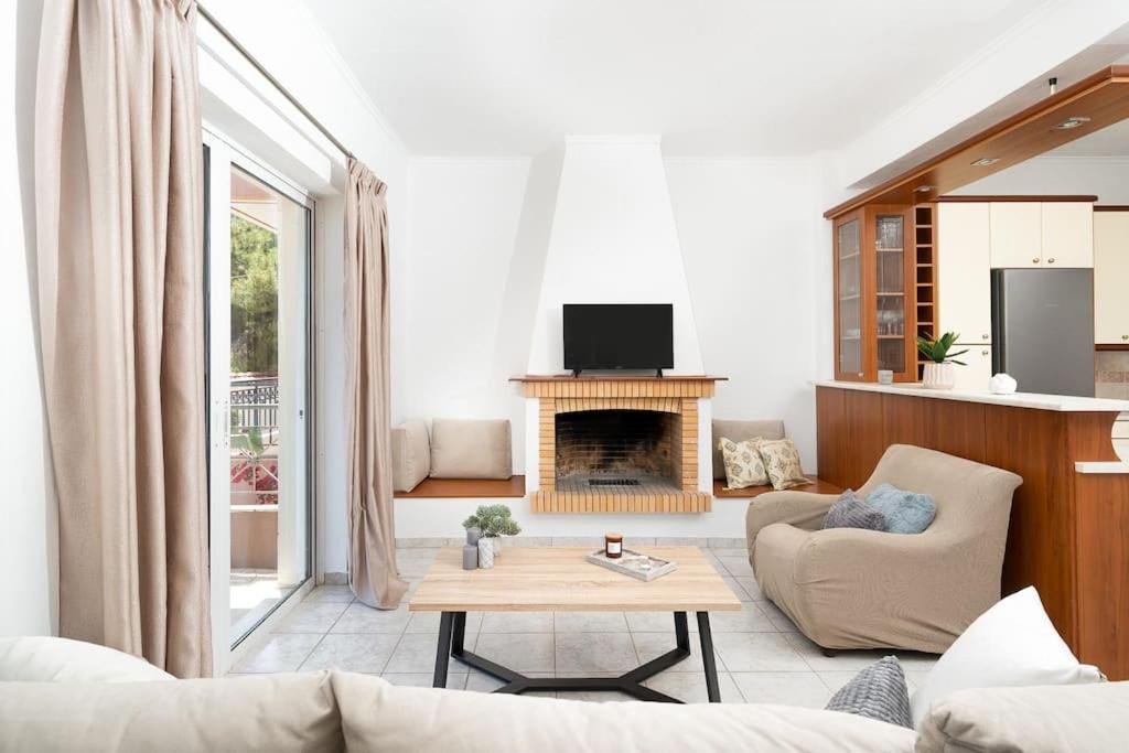 Photo of Livingroom in Ormos Agiou Ioannou