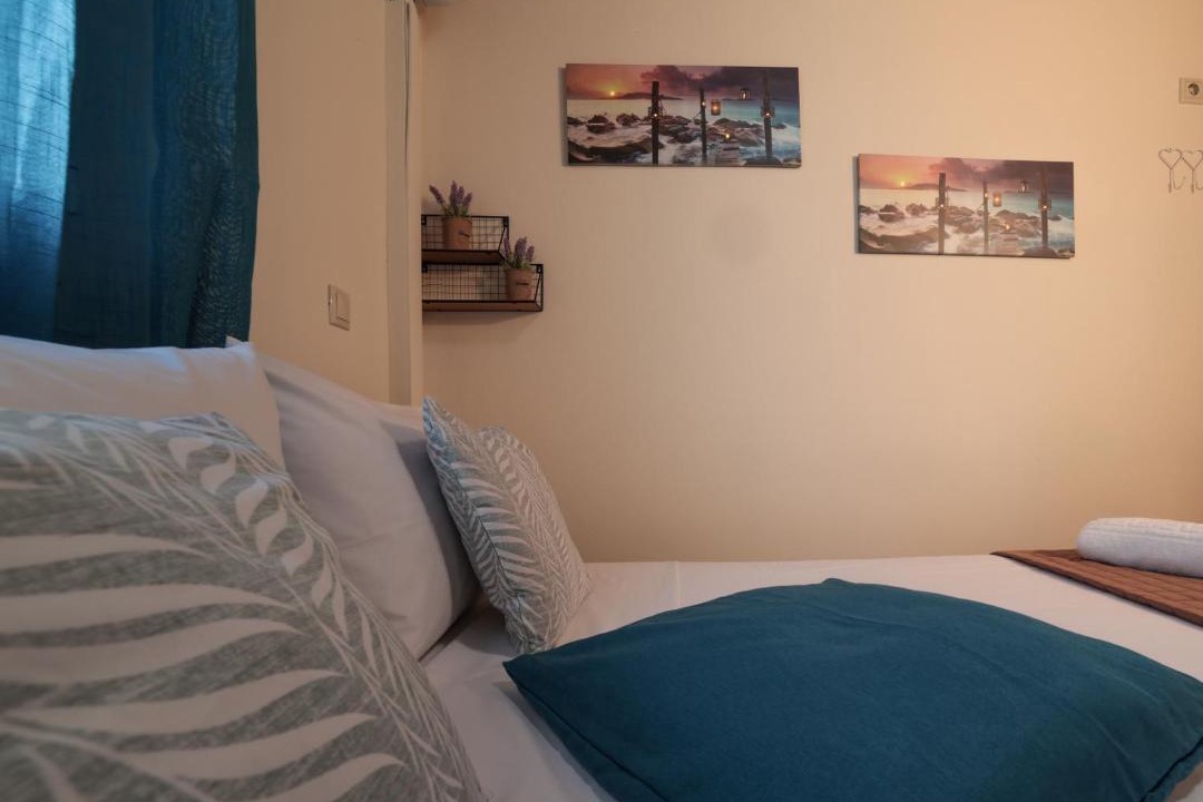 Photo of Bedroom in Neromilos