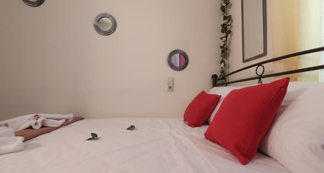 Photo of Bedroom in Neromilos