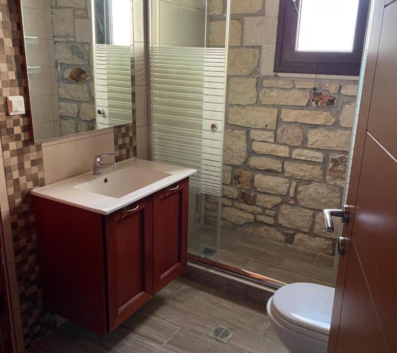 Photo of Bathroom in Glyki