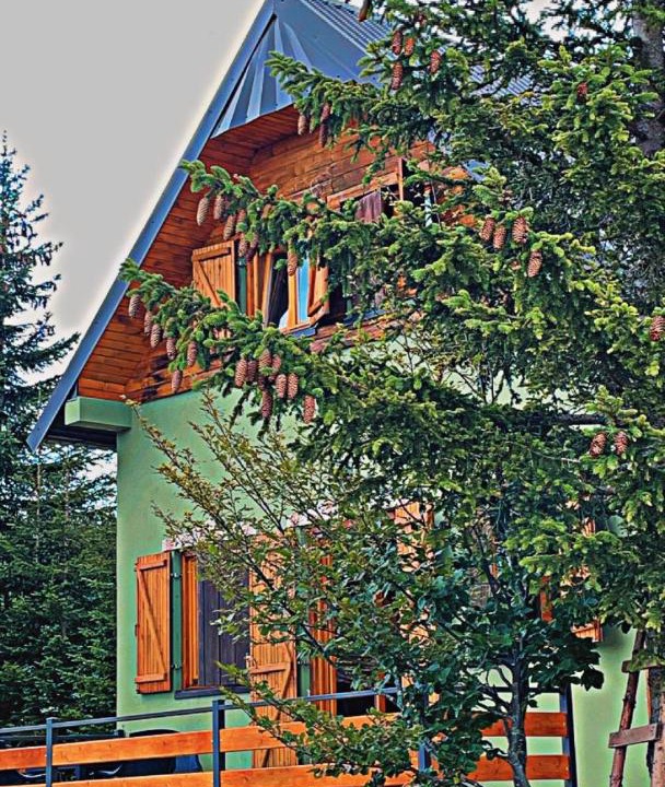 Photo of Buildings in Razvrsje