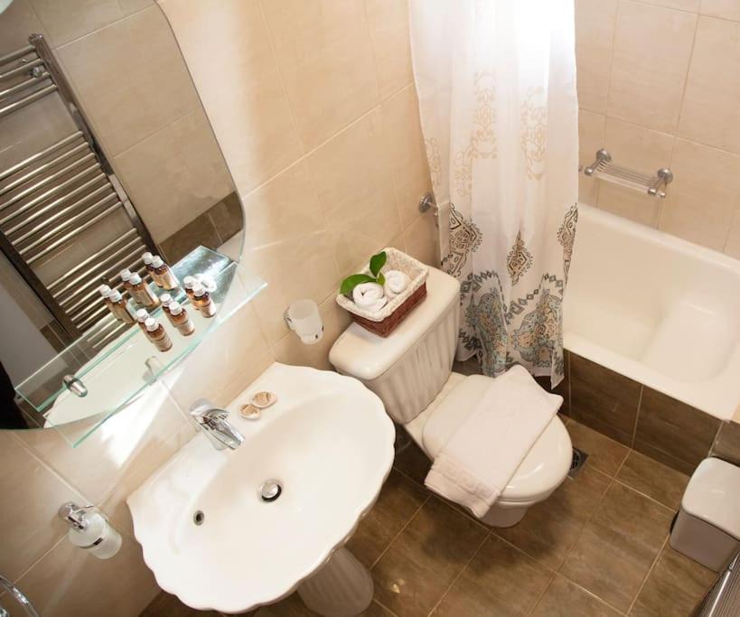 Photo of Bathroom in Angon