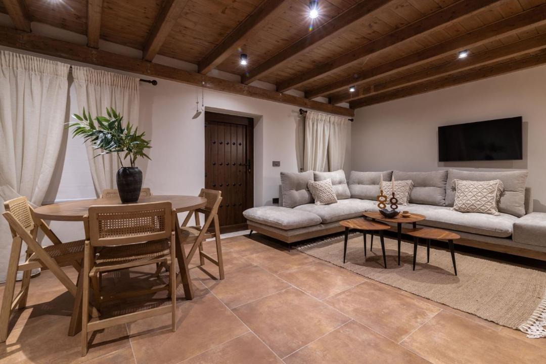 Photo of Livingroom in Pigadhakia