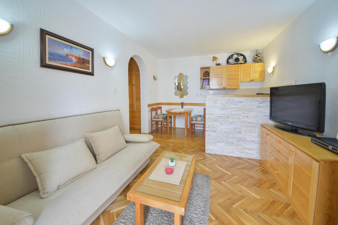 Photo of Others in Maini