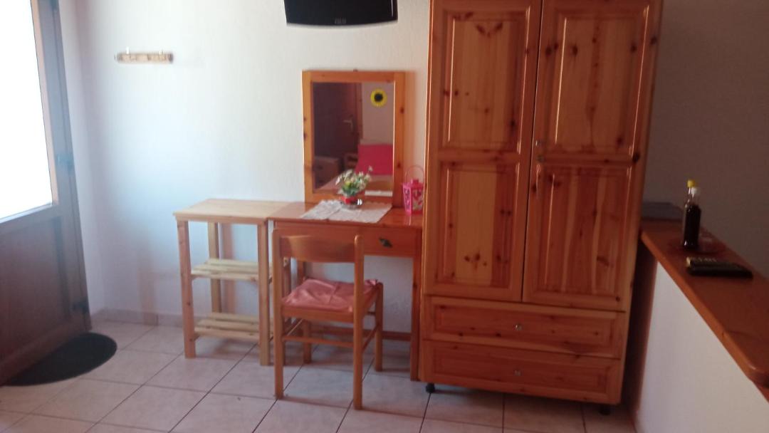 Photo of Others in Aliki