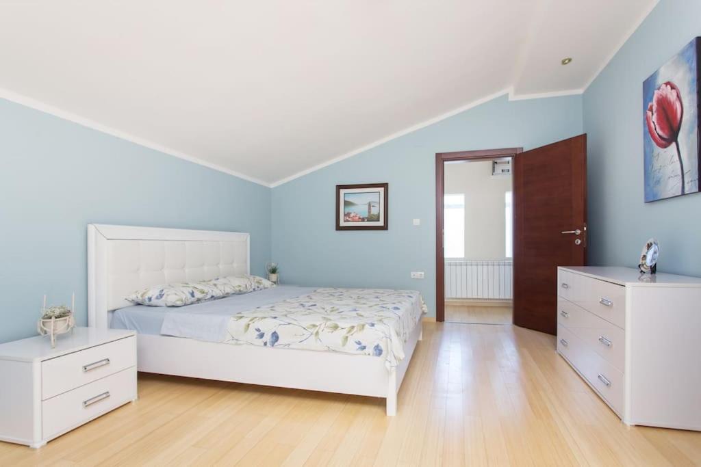 Photo of Bedroom in Donji Morinj