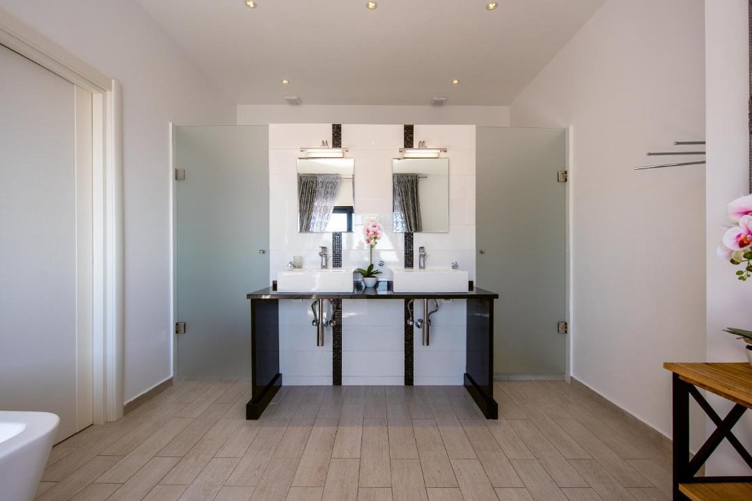 Photo of Bathroom in Podmaine