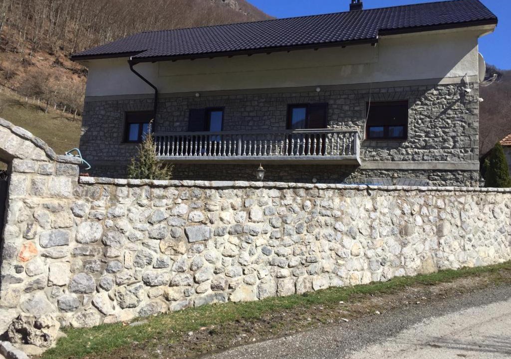 Photo of Buildings in Vusanje