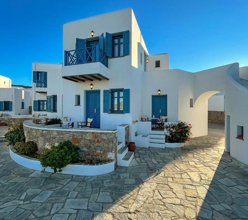 Photo of Others in Chora Folegandros