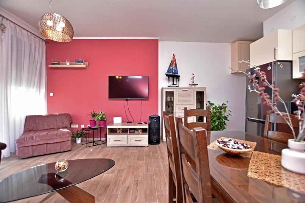 Photo of Livingroom in Downtown
