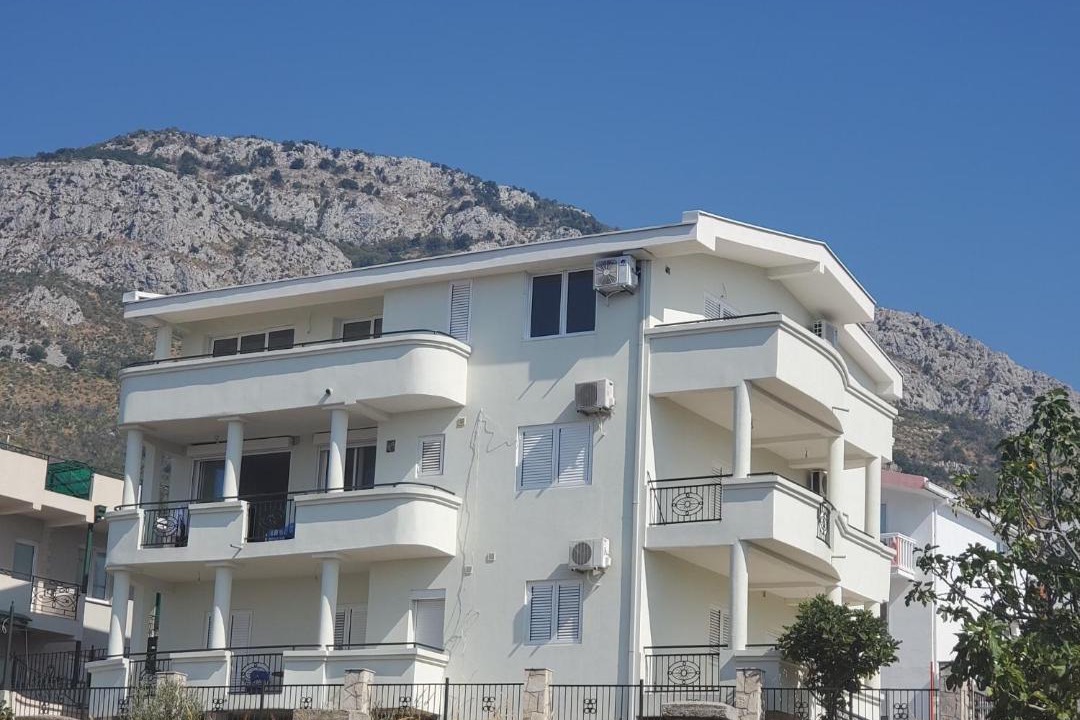 Photo of Buildings in Susanj