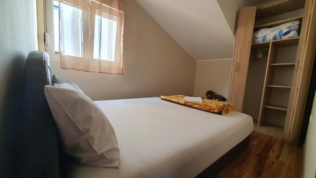 Photo of Bedroom in Igalo