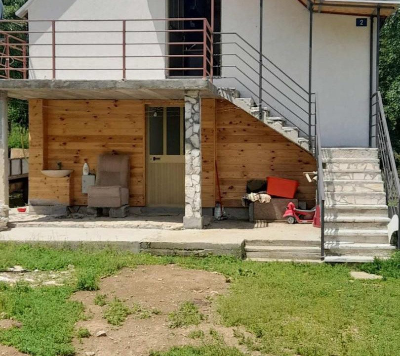 Photo of Buildings in Savnik