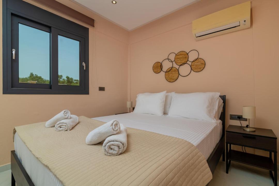 Photo of Bedroom in Neromilos