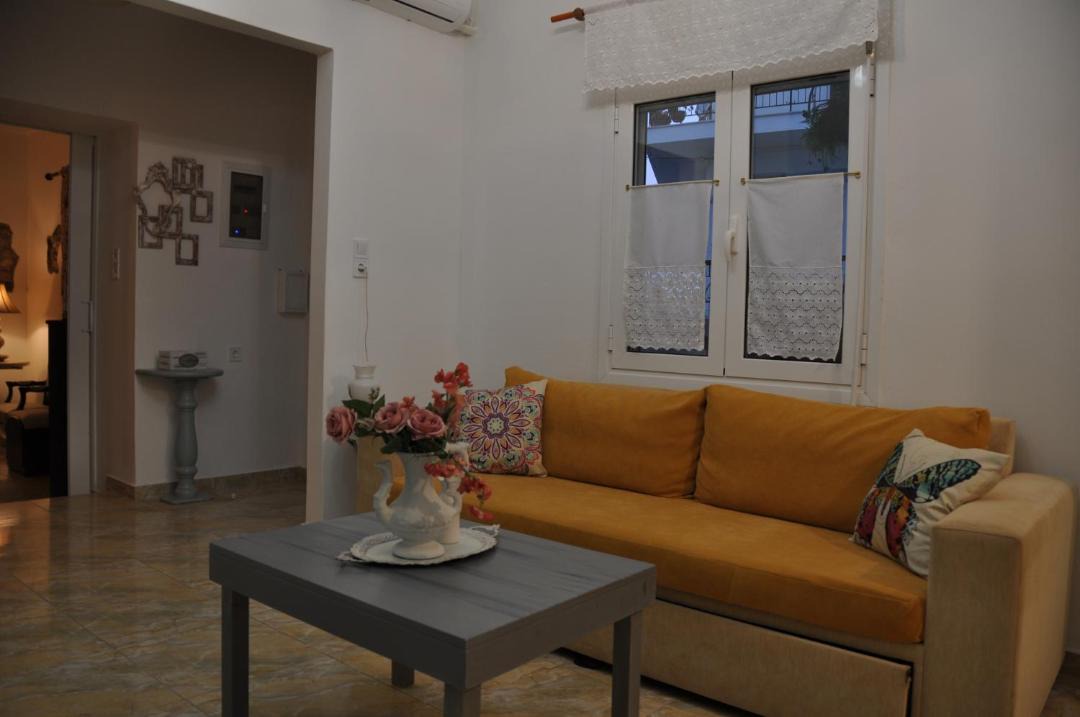 Photo of Livingroom in Lavreotiki