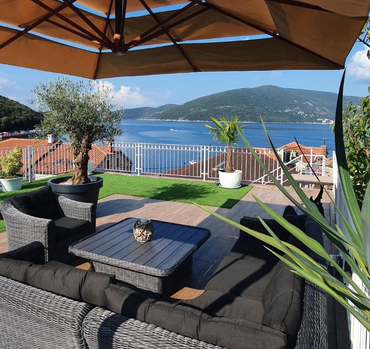 Photo of Patio Balcony in Rose