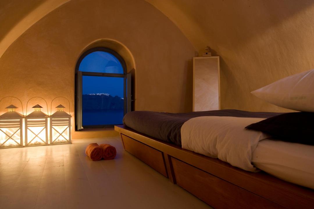 Photo of Bedroom in Oia