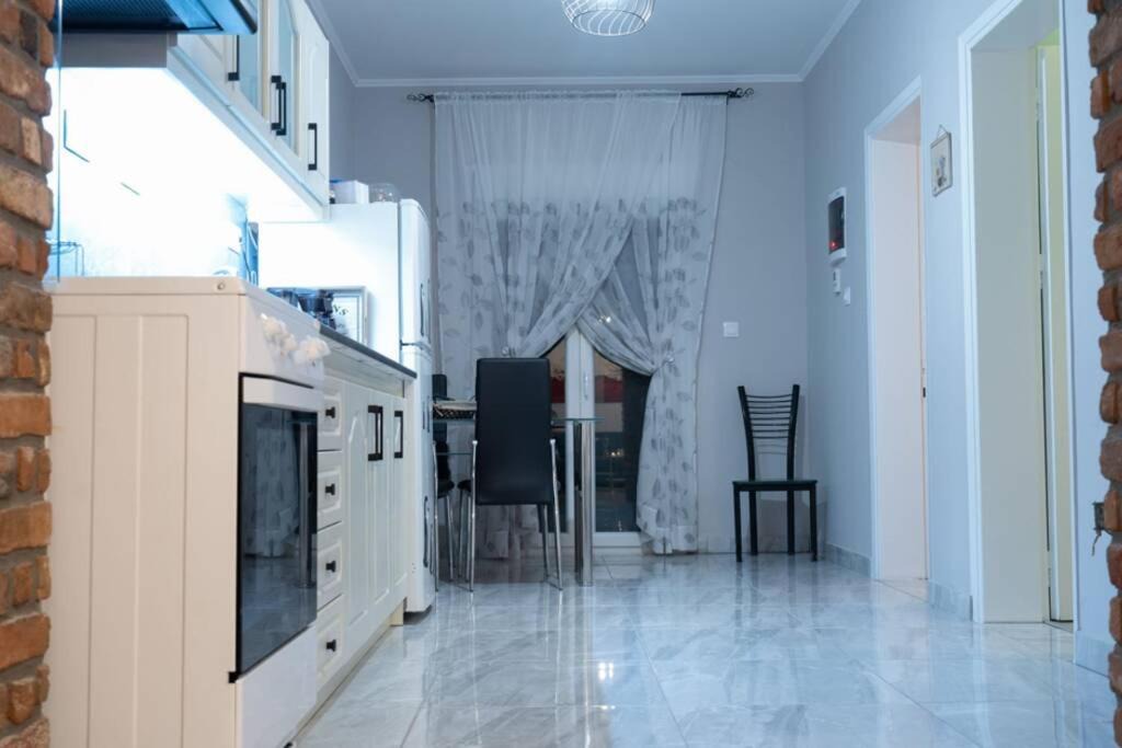 Photo of Others in Aridaia