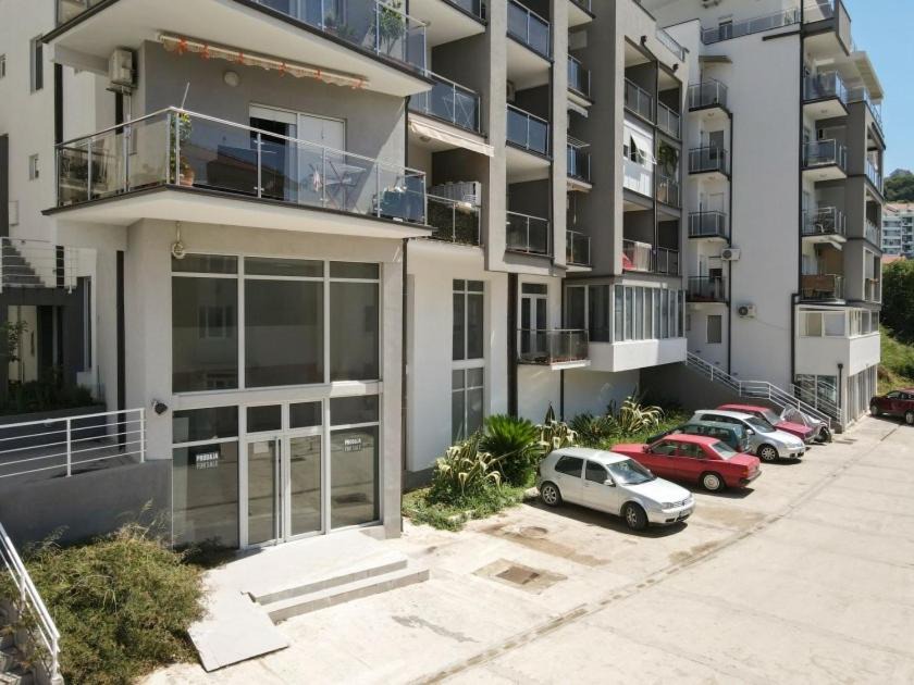 Photo of Buildings in Topla