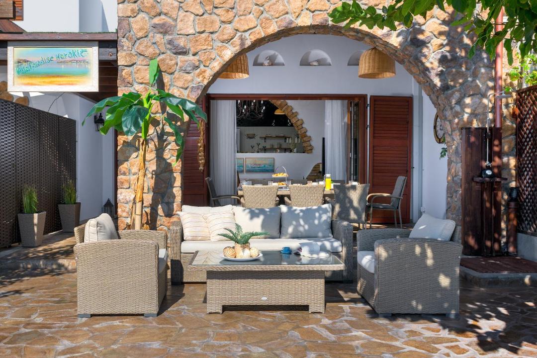 Photo of Patio Balcony in Haraki