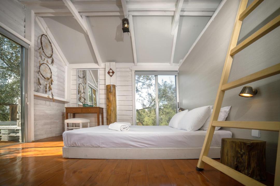 Photo of Bedroom in Neromilos