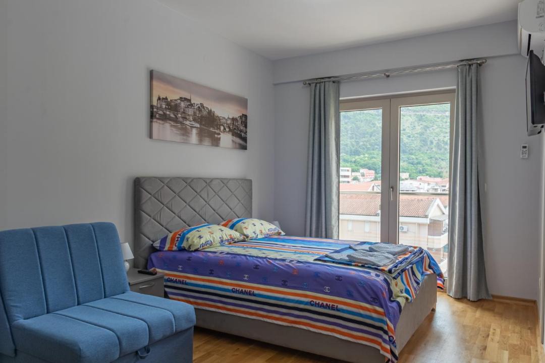 Photo of Bedroom in Maini