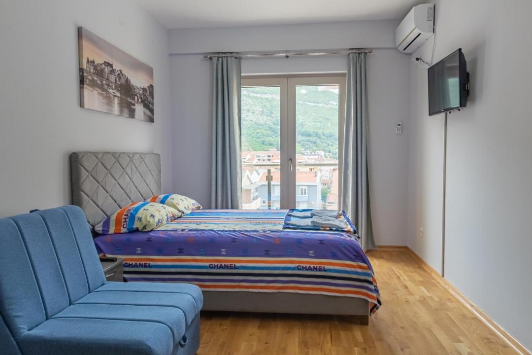 Photo of Bedroom in Maini