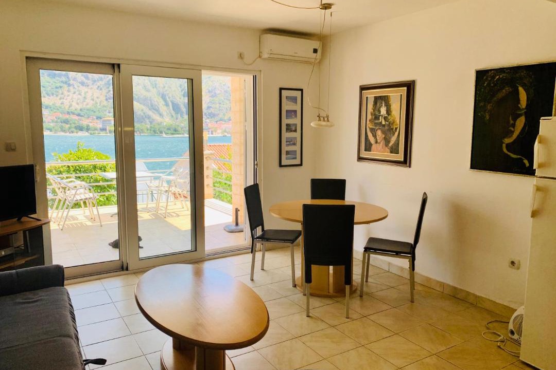 Photo of Livingroom in Kotor