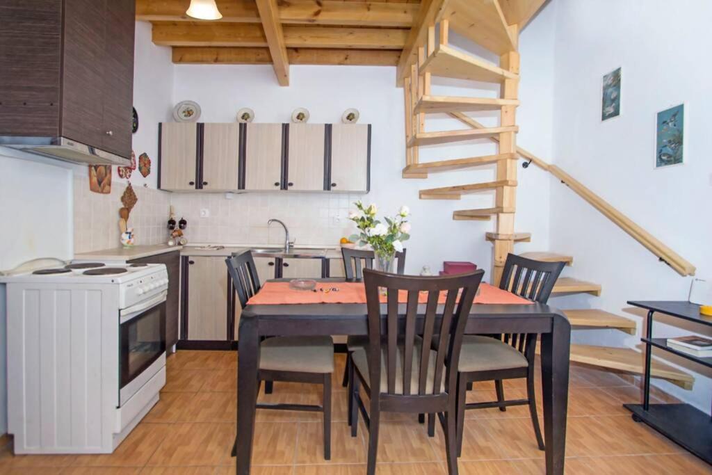 Photo of Kitchen in Aleimmatades