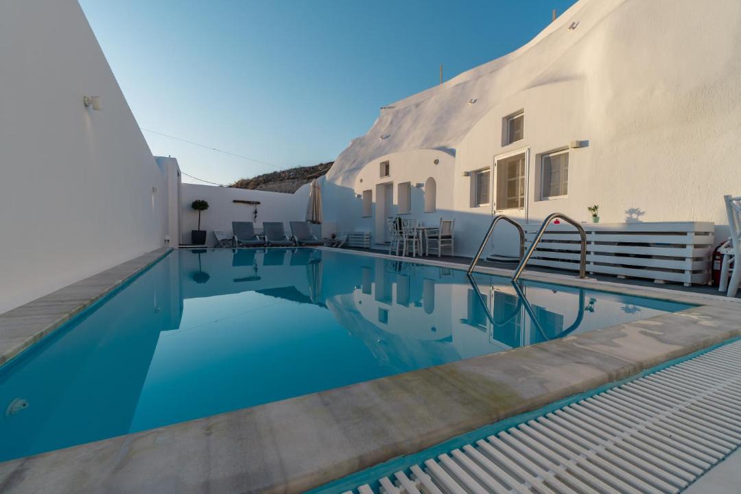 Photo of Others in Fira