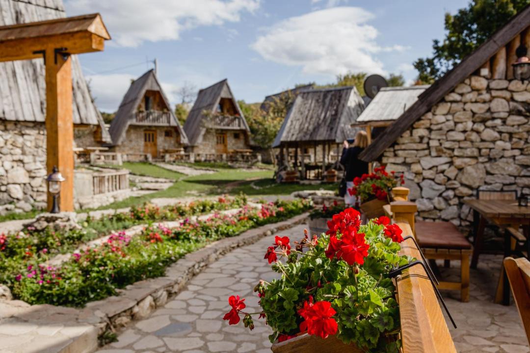 Photo of Others in Poscenje