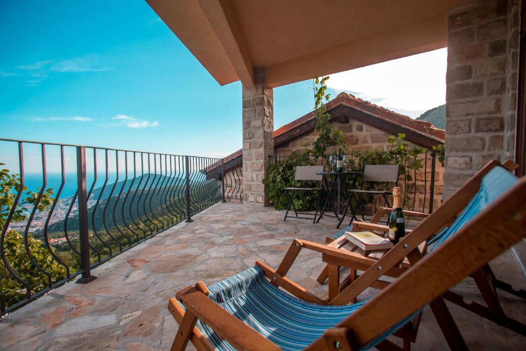 Photo of Patio Balcony in Lapcici